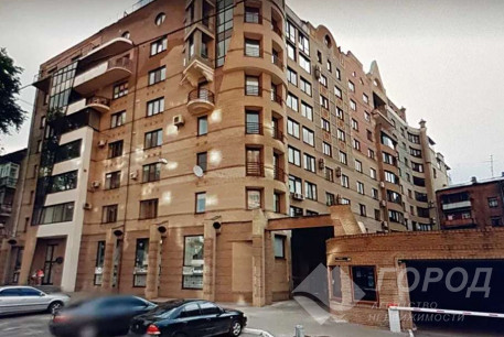 Продам 4-х кімнатну квартиру, Центр, Код: 804738/1