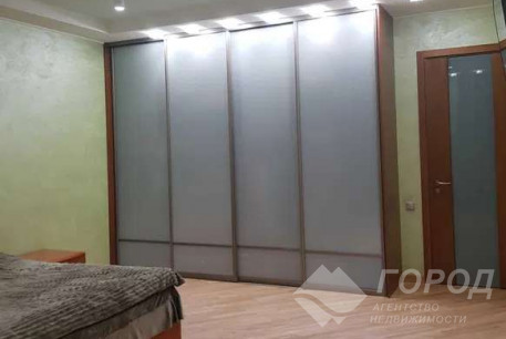 Продам 4-х кімнатну квартиру, Центр, Код: 804738/1