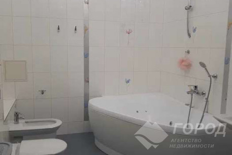 Продам 4-х кімнатну квартиру, Центр, Код: 804738/1