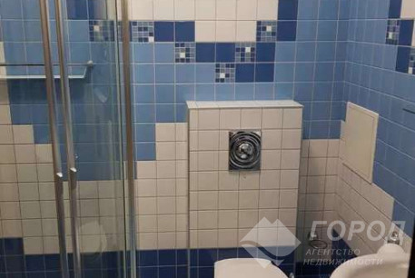 Продам 4-х кімнатну квартиру, Центр, Код: 804738/1