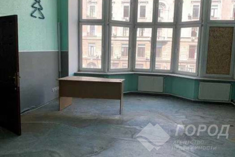 Продам 3-х кімнатну квартиру, Центр, Код: 805118/1