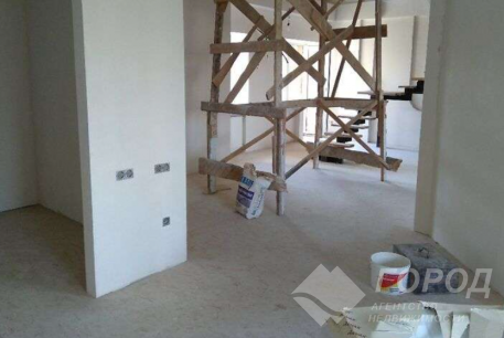 Продам 5-и кімнатну квартиру, Сосновая Горка, Код: 805640/1