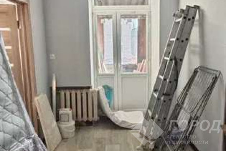 Продам 4-х кімнатну квартиру, Центр, Код: 805675/1