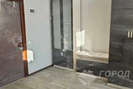 Продам 4-х кімнатну квартиру, Центр, Код: 805675/1