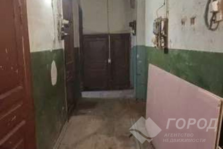 Продам 4-х кімнатну квартиру, Центр, Код: 805675/1