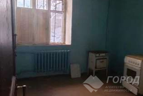 Продам 4-х кімнатну квартиру, Центр, Код: 805675/1