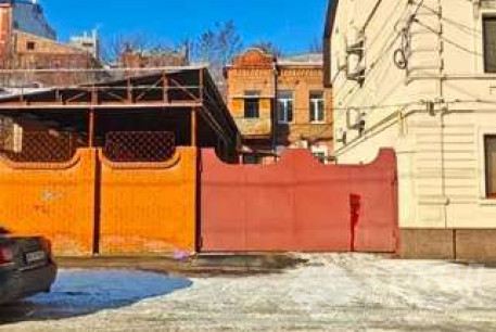 Продам 4-х кімнатну квартиру, Центр, Код: 805675/1