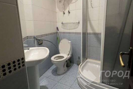 Продам 4-х кімнатну квартиру, Центральный рынок, Код: 805678/1