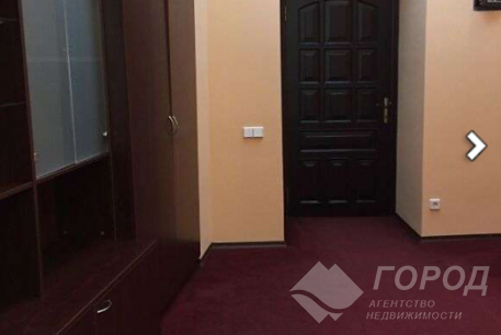 Продам 4-х кімнатну квартиру, Центральный рынок, Код: 805678/1