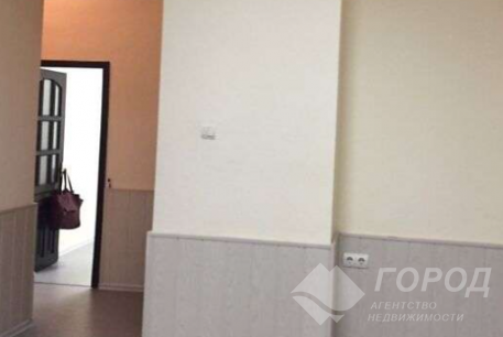 Продам 4-х кімнатну квартиру, Центральный рынок, Код: 805678/1