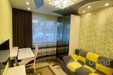 Продам 3-х кімнатну квартиру, Рогань, Роганский ж/м, Код: 805790/1