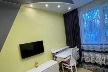 Продам 3-х кімнатну квартиру, Рогань, Роганский ж/м, Код: 805790/1