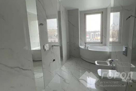 Продам 3-х кімнатну квартиру в новобудові, Центр, Код: 805877/1