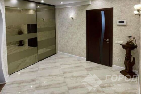 Продам 3-х кімнатну квартиру, Рогань, Код: 805878/1