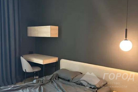 Продам 4-х кімнатну квартиру, Центр, Код: 805929/1