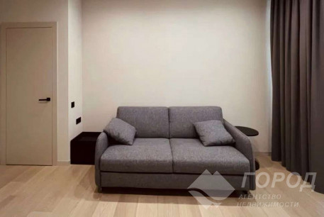 Продам 4-х кімнатну квартиру, Центр, Код: 805929/1