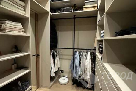 Продам 4-х кімнатну квартиру, Центр, Код: 805929/1