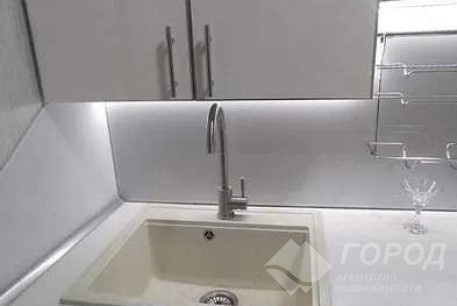 Продам 1-кімнатну квартиру, Центральный рынок, Южный вокзал метро, Код: 806108/1