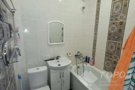 Продам 2-х кімнатну квартиру, ХТЗ, Пролетарская метро (Индустриальная), Код: 806347/1