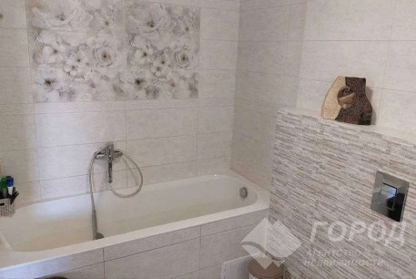 Продам 2-х кімнатну квартиру, Рогань, Горизонт, Код: 806392/1