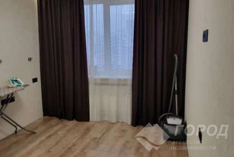 Продам 3-х кімнатну квартиру в новобудові, ХТЗ, ХТЗ метро, Код: 806512/1