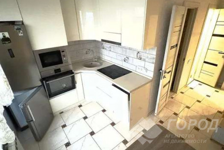 Продам 3-х кімнатну квартиру, Рогань, Роганский ж/м, Код: 806917/1