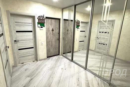 Продам 3-х кімнатну квартиру, Рогань, Роганский ж/м, Код: 806917/1