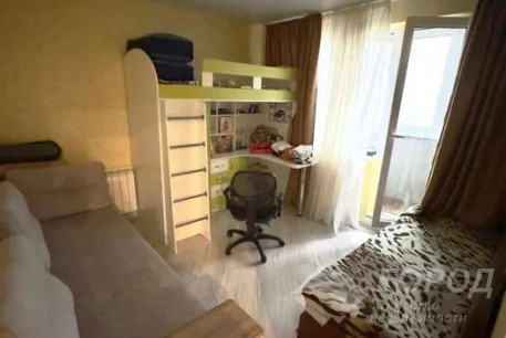 Продам 3-х кімнатну квартиру, Рогань, Роганский ж/м, Код: 806917/1