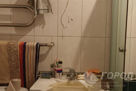 Продам 2-х кімнатну квартиру, Центр, Код: 806947/1