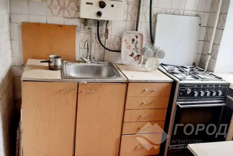 Продам 2-х кімнатну квартиру, Центр, Код: 806947/1