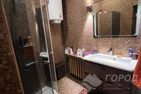 Продам 2-х кімнатну квартиру, Центр, Ярослава Мудрого пл., Код: 807118/2