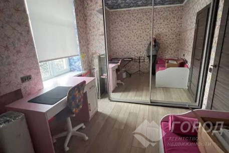 Продам 2-х кімнатну квартиру, Центр, Ярослава Мудрого пл., Код: 807118/2