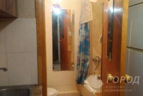 Сдам гостинку, Одесская, Кинотеатр "Салют", Код: 807132/1