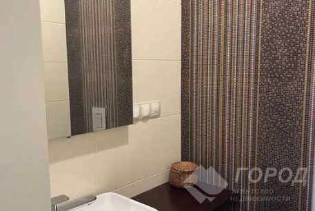 Продам 2-х кімнатну квартиру, Центр, Код: 807156/1