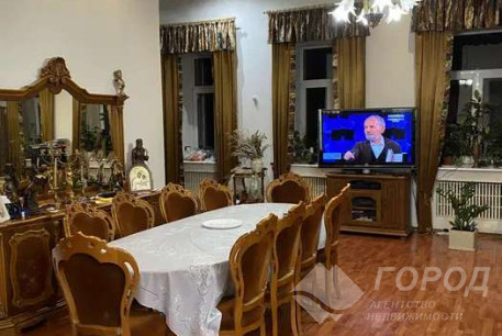 Продам 4-х кімнатну квартиру, Центр, Исторический Музей метро, Код: 807409/1
