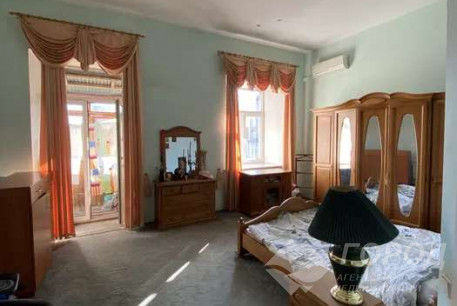 Продам 4-х кімнатну квартиру, Центр, Исторический Музей метро, Код: 807409/1