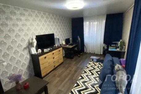 Продам 2-х кімнатну квартиру, ХТЗ, ХТЗ метро, Код: 807751/2