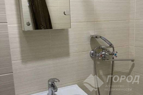 Продам гостинку, Центральный рынок, Локомотив, Код: 807970/1