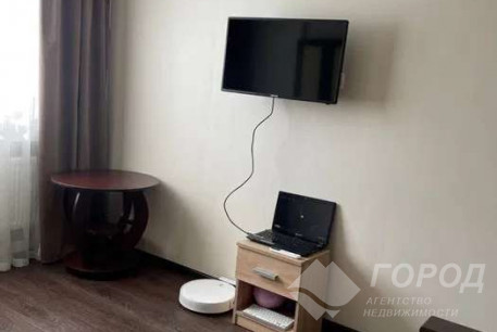 Продам гостинку, Центральный рынок, Локомотив, Код: 807970/1