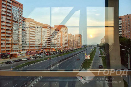 Продам 4-х кімнатну квартиру, Гагарина проспект, Проспект Гагарина метро, Код: 808398/1