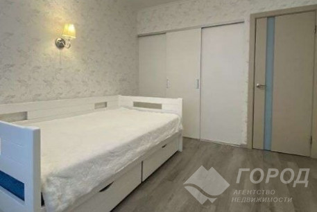 Продам 3-х кімнатну квартиру, Алексеевка, Код: 808461/1