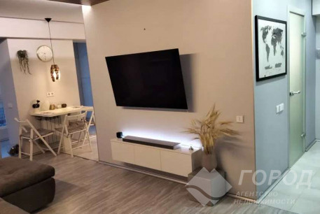 Продам 2-х кімнатну квартиру, Центр, Код: 808589/1