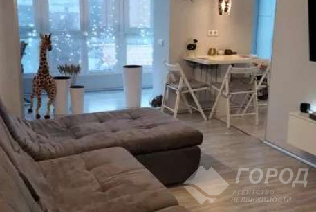 Продам 2-х кімнатну квартиру, Центр, Код: 808589/1