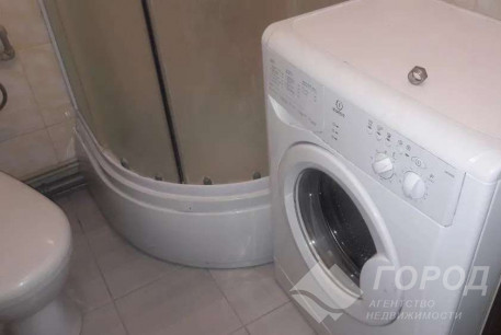 Сдам гостинку, Центральный рынок, Локомотив, Код: 809064/1