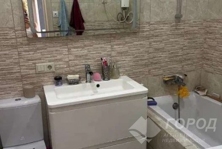 Продам 2-х кімнатну квартиру, Центр, Код: 809268/1