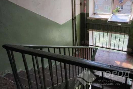 Продам гостинку, Новые дома, Коммунальный рынок, Код: 809409/1