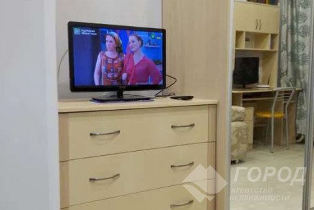 Продам гостинку, Центр, Ярослава Мудрого пл., Код: 809460/2