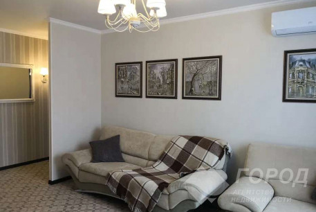 Продам 4-х кімнатну квартиру, Салтовка, 522 м/р, Код: 809852/1