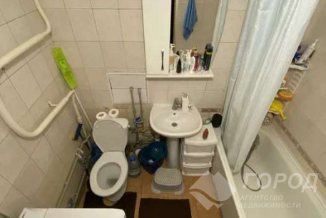 Продам 2-х кімнатну квартиру, Рогань, Код: 810061/1