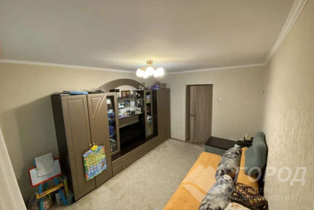 Продам 2-х кімнатну квартиру, Рогань, Код: 810061/1